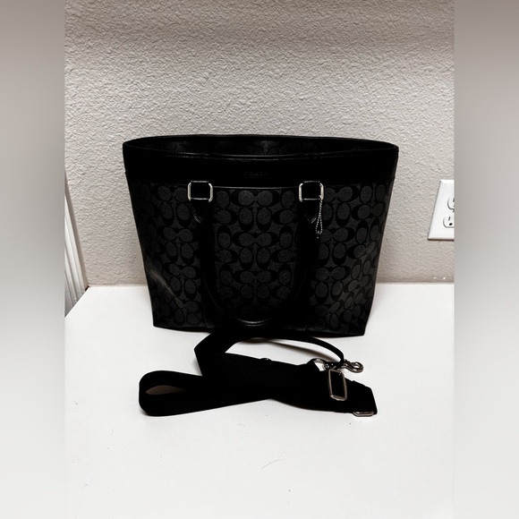Coach Black Tote Bag Pre-owned - Picture 1 of 4